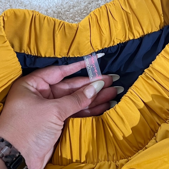 NWOT FP Movement Run For It Shorts Size S - Picture 2 of 5